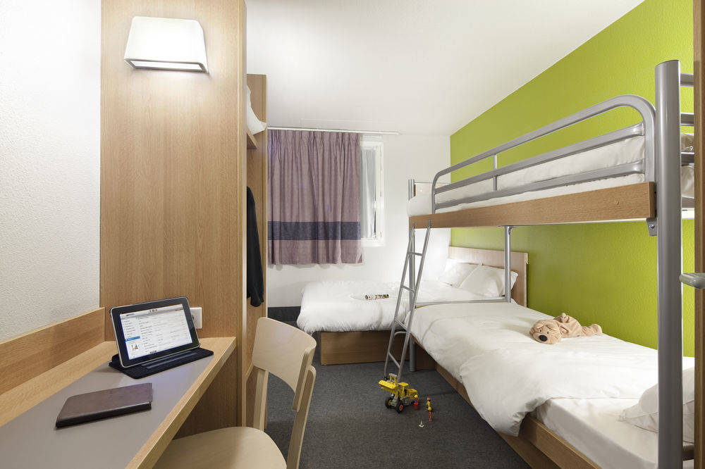 Lyon Grand Stade Hotel 2*
