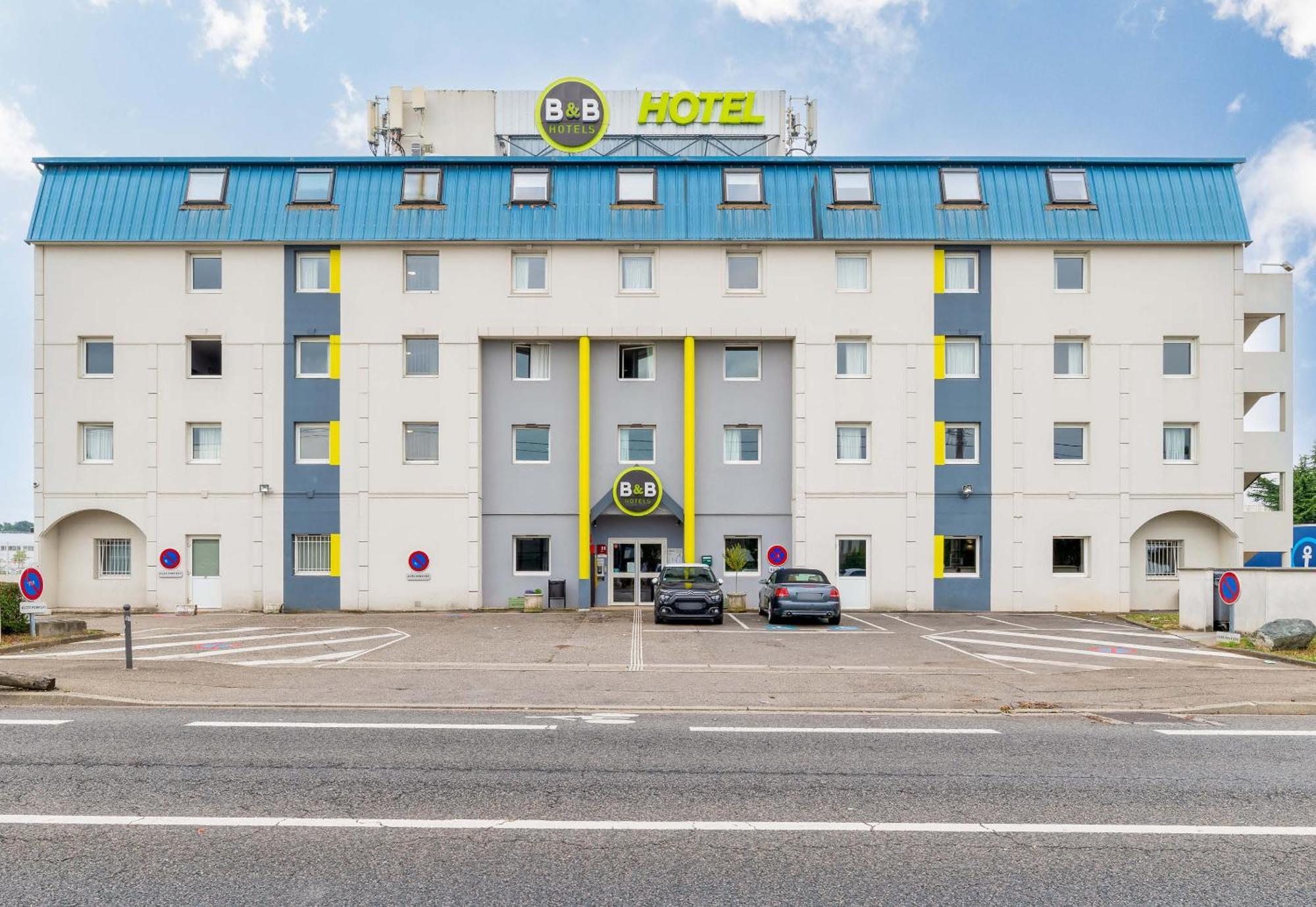 Lyon Grand Stade Hotel 2*
