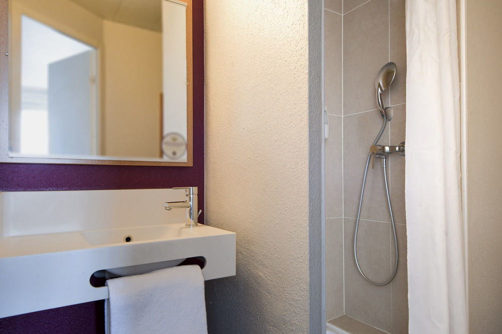 Hotel Lyon Grand Stade 2*