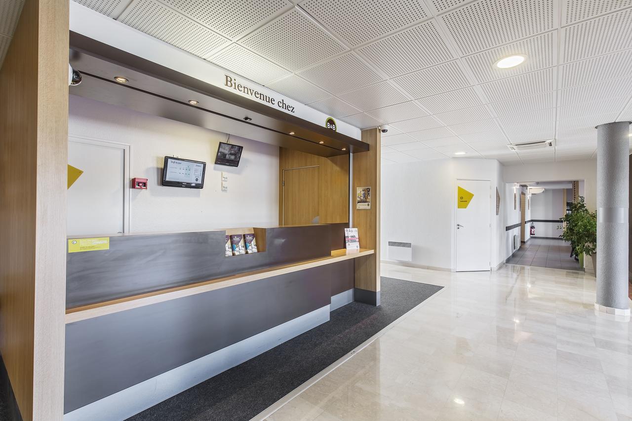 Lyon Grand Stade Hotel 2*