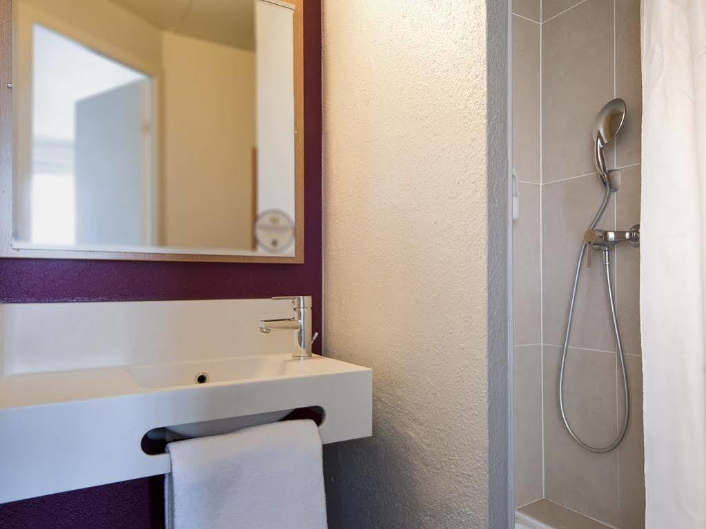 Hotel Lyon Grand Stade 2*